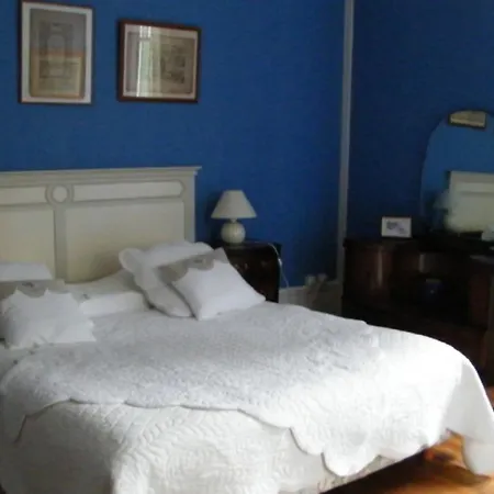 Les Iris Couette-café